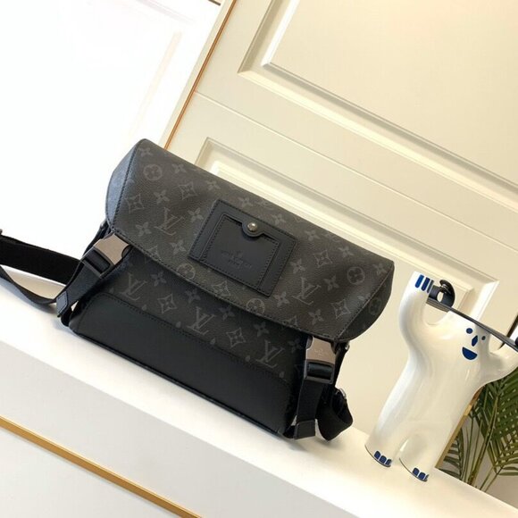 Louis Vuitton Voyager PM Shoulder Crossbody Bag - Picture 1 of 9